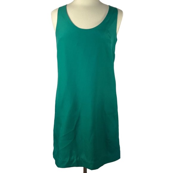 J. Crew Factory Dresses & Skirts - NWT J. Crew Factory Emerald Green Twist Back MIDI Dress - Size 6